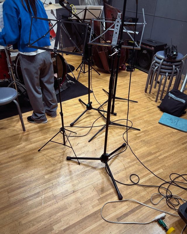 ⁡
⁡
今日は来週土曜日に行われる、
“JAZZ & ACOUSTIC LIVE”のリハーサルでした。
参加された皆さん、お疲れ様でした！
今回もいろんな選曲、とても盛りだくさん。
本番も楽しみましょう〜！
⁡
黄砂や花粉などで体調崩し気味な方も多い様子。
難しい季節ですよね。
ゆっくり休んでパワー蓄えてくださいね💪
⁡
⁡
⁡
　꧁———————————꧂
　　　　　CAKEWALK
 ❝JAZZ & ACOUSTIC LIVE ❞
　꧁———————————꧂
⁡
日時▪️4/26(土)
　　　  開場12:10/開演12:30
会場▪️元町ALWAYS
⁡
入場無料です。
1ドリンクの注文をお願いいたします🧉
⁡
⁡
⁡
——————————
⁡
⁡
🪧三田ゆりのき台教室
兵庫県三田市ゆりのき台2-23-15
⁡
🪧三田西山教室(ドラム、サックスのみ)
兵庫県三田市西山
⁡
🪧川西教室
兵庫県川西市小戸3丁目17番15
⁡
ｰｰｰｰｰｰｰｰｰｰｰｰｰｰｰｰｰｰｰｰｰｰｰｰｰｰｰｰ
無料体験レッスン受付中です！
お気軽にご連絡ください。
079-565-7717
cakewalk.desk@gmail.com
ｰｰｰｰｰｰｰｰｰｰｰｰｰｰｰｰｰｰｰｰｰｰｰｰｰｰｰｰ
⁡
⁡
⁡
⁡
#ミュージックスクールケークウォーク #ケークウォーク
#cakewalk #musicschoolcakewalk #三田市の音楽教室 #川西市の音楽教室　
#ピアノ教室　#ギター教室　#ベース教室　#サックス教室　#ドラム教室　#りとみっく教室　#ボーカル教室　#クロマチックハーモニカ教室　#障がいを抱えた人の音楽教室