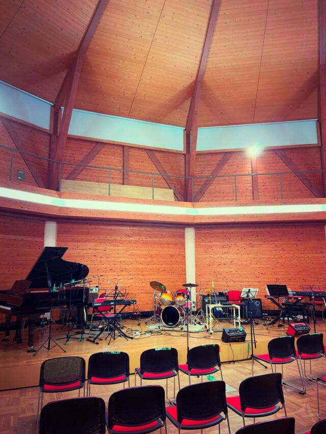 ⁡
⁡
今日は
Winter Festival for Young Musician 2日目
「バンド編成の部」です🎶
【スケジュール】
・1部　10:00 スタート
・2部　13:00 スタート
・15:30頃〜 プレゼント交換🎁
外は寒く、会場内は暑くなりやすいので、
脱ぎ着しやすい服装でお越しください。
⁡
Vocal、弾き語り、ピアノ、サックス、ドラム、
ギター、ベース、シンセサイザーなど、
さまざまな編成でのバンド発表です。
みんながそれぞれ選んだ曲で、
仲間と一緒に、ステージに立ちます。
ぜひ聴きにきてくださいね。
⁡
今日も思いきり楽しみましょう♪
⁡
------------------------------
⁡
⁡
⁡
⁡
𓈒 𓏸𓂃 𓈒𓏸 𓂃◌𓈒𓐍 𓈒 𓈒 𓏸 𓐍  𓂃 𓈒𓏸 𓂃◌𓈒𓐍 𓈒 　CAKEWALK WINTER FESTIVAL
  for young musician 𓈒 𓏸 𓐍  𓂃 𓈒𓏸 𓂃◌𓈒𓐍 𓈒 𓈒 𓏸 𓐍  𓂃 𓈒𓏸 𓂃◌𓈒
⁡
▶︎日 程：
2026年
1月10(土)13:00-16:00予定
1月12(月祝)11:00-16:00予定
⁡
▶︎場 所：有馬冨士記念公園 多目的ホール
⁡
⁡
⁡
《DAY:1》
1月10日(土)
【チーチョと打楽器】
【アコースティックの部】
⁡
《DAY:2》
1月12日(月祝)
【バンド編成の部】
⁡
⁡
------------------------------
⁡
⁡
🪧三田ゆりのき台教室
兵庫県三田市ゆりのき台2-23-15
⁡
🪧三田西山教室(ドラム、サックスのみ)
兵庫県三田市西山
⁡
🪧川西教室
兵庫県川西市小戸3丁目17番15
⁡
ｰｰｰｰｰｰｰｰｰｰｰｰｰｰｰｰｰｰｰｰｰｰｰｰｰｰｰｰ
無料体験レッスン受付中です！
お気軽にご連絡ください。
079-565-7717
cakewalk.desk@gmail.com
ｰｰｰｰｰｰｰｰｰｰｰｰｰｰｰｰｰｰｰｰｰｰｰｰｰｰｰｰ
⁡
⁡
⁡
⁡
#音楽教室　#musicschool